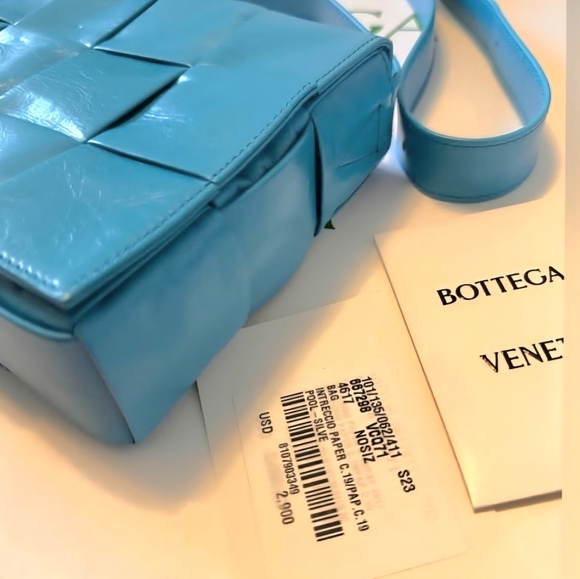 Bottega veneta medium Intreccio leather cross-body bag/ box and dust bag inc - Picture 8 of 9